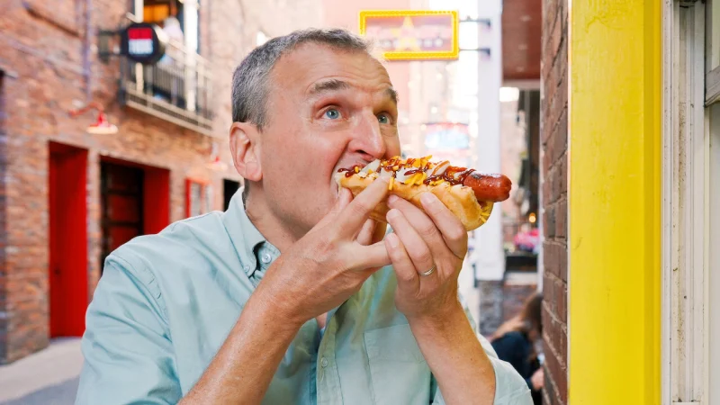 Hành Trình Ẩm Thực Của Phil (Phần 3) - Somebody Feed Phil (Season 3)